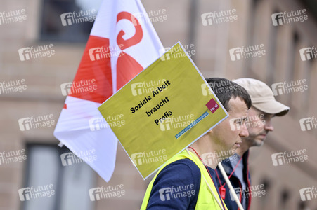 Warnstreik von Beschäftigten in Sozial- und Erziehungsberufen in Nürnberg