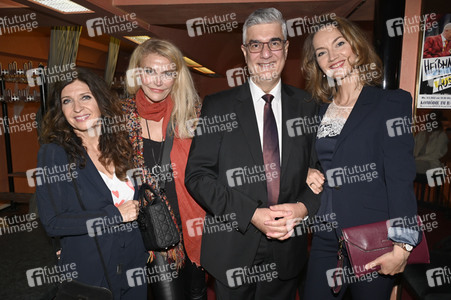 Theaterpremiere 'Das Brautkleid' in München