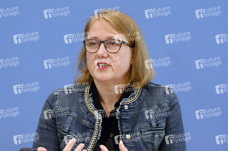 Bundespressekonferenz Erste Ergebnisse des Nationalen Diskriminierungs- und Rassismusmonitors in Berlin
