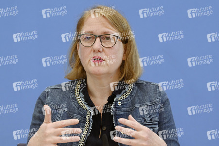 Bundespressekonferenz Erste Ergebnisse des Nationalen Diskriminierungs- und Rassismusmonitors in Berlin