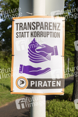Wahlplakate zur NRW-Wahl in Bonn