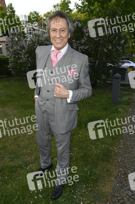 Theaterpremiere 'Monsieur Claude und seine Töchter - Teil 2' in Berlin