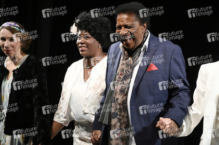 Theaterpremiere 'Monsieur Claude und seine Töchter - Teil 2' in Berlin