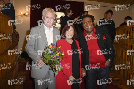 Theaterpremiere 'Monsieur Claude und seine Töchter - Teil 2' in Berlin