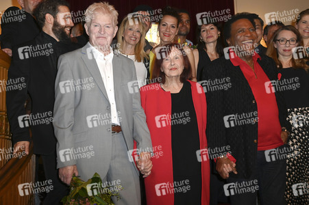 Theaterpremiere 'Monsieur Claude und seine Töchter - Teil 2' in Berlin