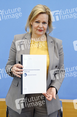 Bundespressekonferenz Vorstellung des Jahresberichts Fallzahlen politisch motivierter Kriminalität in Berlin