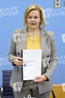 Bundespressekonferenz Vorstellung des Jahresberichts Fallzahlen politisch motivierter Kriminalität in Berlin