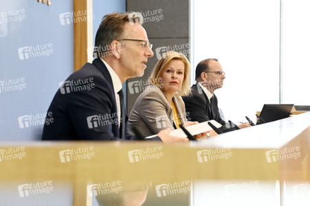 Bundespressekonferenz Vorstellung des Jahresberichts Fallzahlen politisch motivierter Kriminalität in Berlin