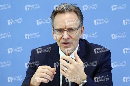 Bundespressekonferenz Vorstellung des Jahresberichts Fallzahlen politisch motivierter Kriminalität in Berlin
