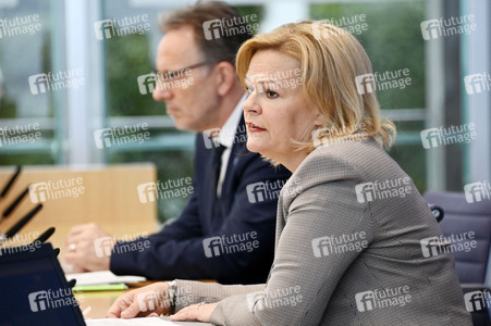 Bundespressekonferenz Vorstellung des Jahresberichts Fallzahlen politisch motivierter Kriminalität in Berlin