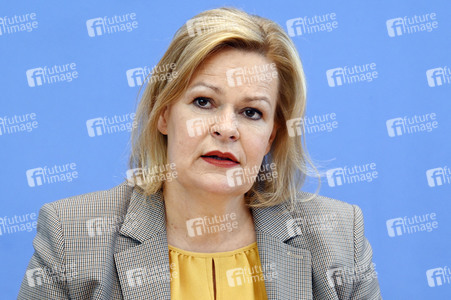 Bundespressekonferenz Vorstellung des Jahresberichts Fallzahlen politisch motivierter Kriminalität in Berlin