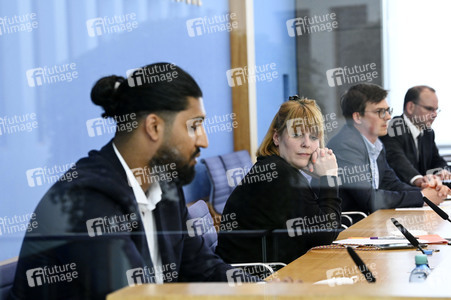 Bundespressekonferenz Jahresbilanz rechte Gewalt 2021 und Coronaleugner-Gewalt in Berlin