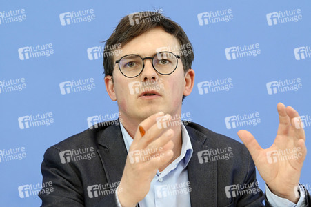 Bundespressekonferenz Jahresbilanz rechte Gewalt 2021 und Coronaleugner-Gewalt in Berlin