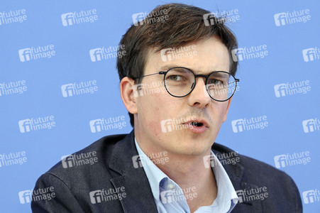 Bundespressekonferenz Jahresbilanz rechte Gewalt 2021 und Coronaleugner-Gewalt in Berlin
