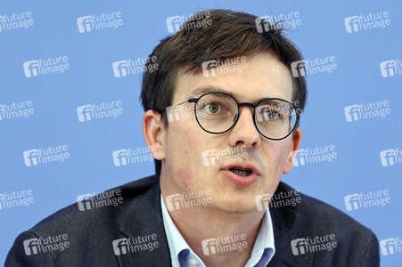 Bundespressekonferenz Jahresbilanz rechte Gewalt 2021 und Coronaleugner-Gewalt in Berlin