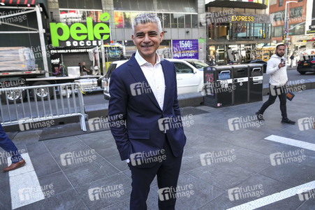 Sadiq Khan auf dem Times Square in New York