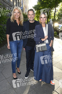 Opening von Survivors Home in Berlin