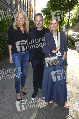 Opening von Survivors Home in Berlin