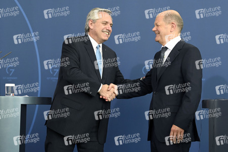 Pressekonferenz von Olaf Scholz und Alberto Ángel Fernández in Berlin