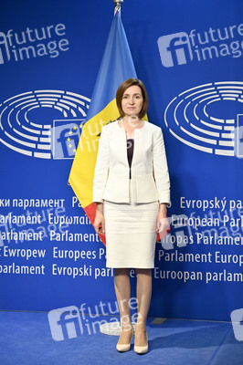 Fototermin mit Maia Sandu und Roberta Metsola im EU-Parlament in Brüssel