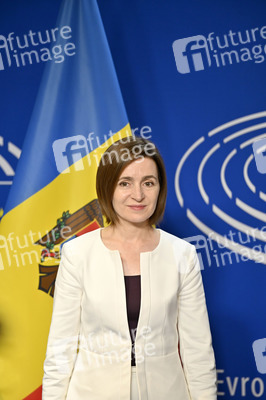 Fototermin mit Maia Sandu und Roberta Metsola im EU-Parlament in Brüssel