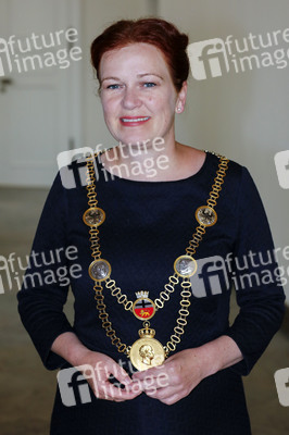 Eintrag von G7-Finanzminstern ins Goldene Buch der Stadt Bonn