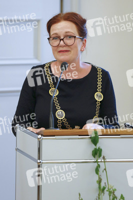 Eintrag von G7-Finanzminstern ins Goldene Buch der Stadt Bonn