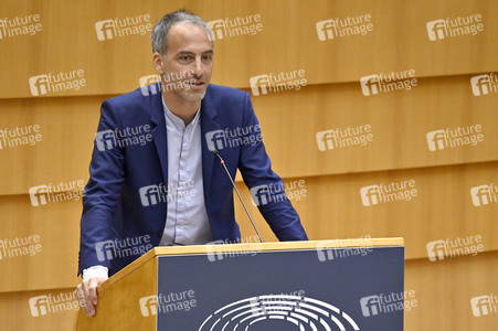 Plenartagung zur Bekämpfung der Straflosigkeit bei Kriegsverbrechen in der Ukraine im EU-Parlament in Brüssel