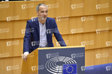 Plenartagung zur Bekämpfung der Straflosigkeit bei Kriegsverbrechen in der Ukraine im EU-Parlament in Brüssel