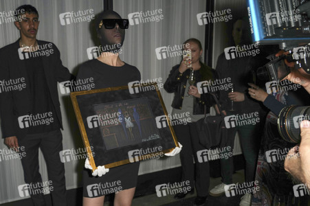 Ausstellungseröffnung 'Allegedly' von Anna Sorkin in New York