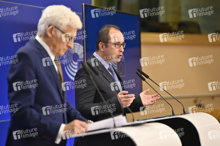 Pressekonferenz zur Trilog-Vereinbarung zur Gasspeicherung im EU-Parlament in Brüssel