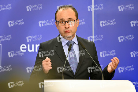 Pressekonferenz zur Trilog-Vereinbarung zur Gasspeicherung im EU-Parlament in Brüssel