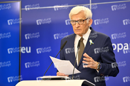 Pressekonferenz zur Trilog-Vereinbarung zur Gasspeicherung im EU-Parlament in Brüssel