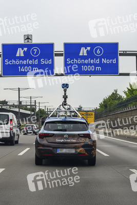 Google Street View-Fahrzeug in Berlin