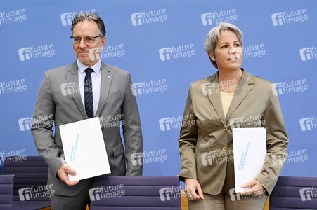 Bundespressekonferenz Vorstellung der Zahlen kindlicher Gewaltopfer in Berlin