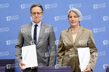 Bundespressekonferenz Vorstellung der Zahlen kindlicher Gewaltopfer in Berlin