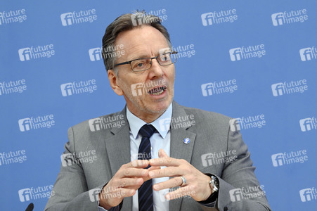 Bundespressekonferenz Vorstellung der Zahlen kindlicher Gewaltopfer in Berlin