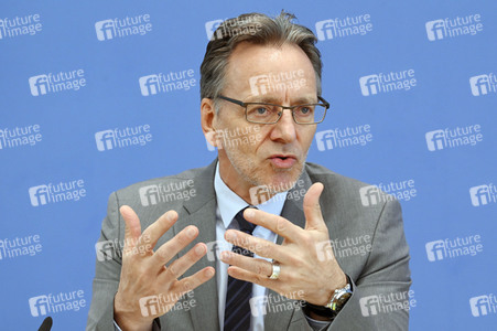 Bundespressekonferenz Vorstellung der Zahlen kindlicher Gewaltopfer in Berlin