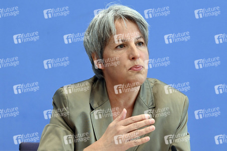 Bundespressekonferenz Vorstellung der Zahlen kindlicher Gewaltopfer in Berlin