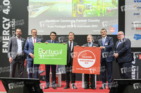 Übergabezeremonie Partnerland Portugal 2022 an Indonesien 2023 auf der Hannover Messe 2022