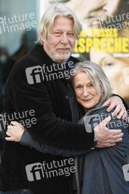 Filmpremiere 'Ein großes Versprechen' in Hannover