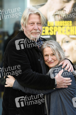 Filmpremiere 'Ein großes Versprechen' in Hannover