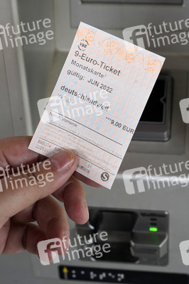 Symbolfoto 9-Euro-Ticket