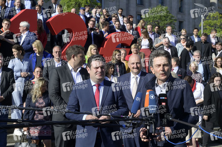 Kundgebung zur Befürwortung des 12-Euro-Mindestlohns in Berlin