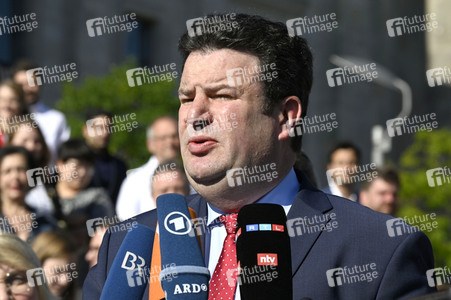 Kundgebung zur Befürwortung des 12-Euro-Mindestlohns in Berlin