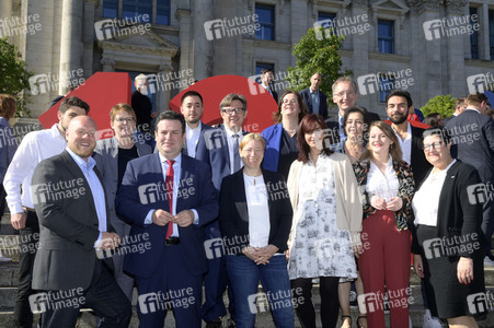 Kundgebung zur Befürwortung des 12-Euro-Mindestlohns in Berlin