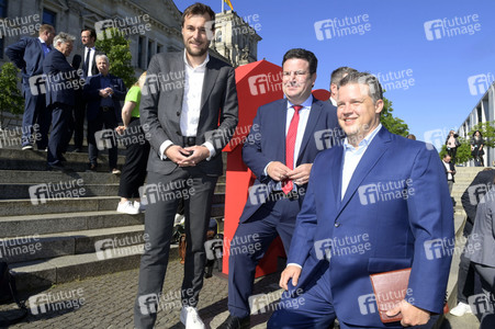 Kundgebung zur Befürwortung des 12-Euro-Mindestlohns in Berlin