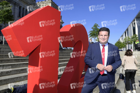 Kundgebung zur Befürwortung des 12-Euro-Mindestlohns in Berlin