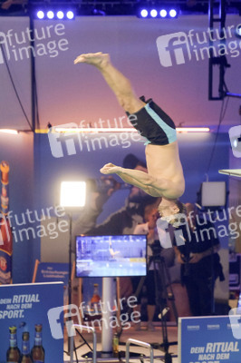 TV-Show 'RTL Turmspringen' in Berlin