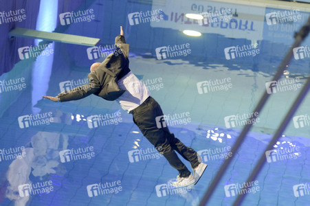 TV-Show 'RTL Turmspringen' in Berlin